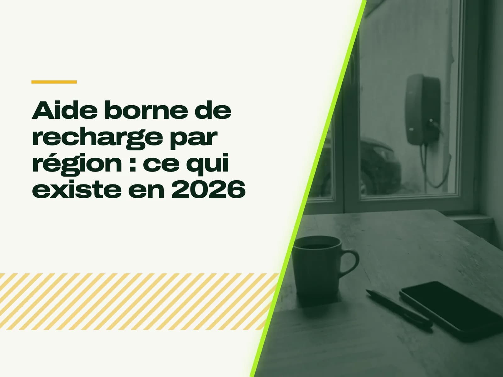 Le titre de l’article affiché face à la photo : table près d’une fenêtre, une tasse, un stylo et un téléphone éteint ; dehors, une borne murale et une voiture garée.