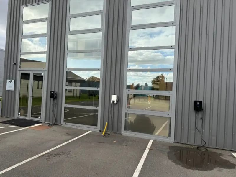 2 bornes V2C, HB Engineering, La Chapelle-Saint-Mesmin (45)